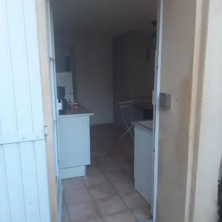 Maison 100 M2, Terrasse 25 M2, Clim, 3 Chbs Avec Tv, Parking *