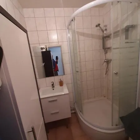Appartement Maison 100 M2, Terrasse 25 M2, Clim, 3 Chbs Avec Tv, Parking Pierrelatte
