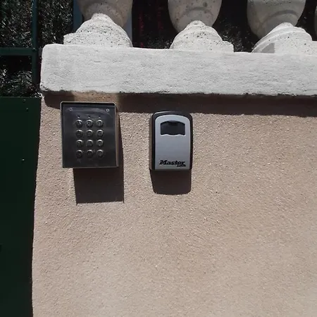 Maison 100 M2, Terrasse 25 M2, Clim, 3 Chbs Avec Tv, Parking Appartement Pierrelatte