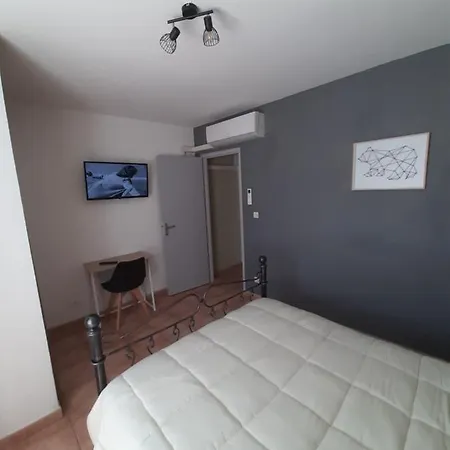 Maison 100 M2, Terrasse 25 M2, Clim, 3 Chbs Avec Tv, Parking *